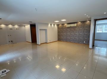 Sala · Aluguel Maison Rembrandt | 250 m² | 4 Quartos sendo 3 suítes | DCE | 2 vagas