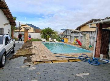 Casa de 4 quartos, Peruíbe · Casa com 4 quartos e piscina em Peruíbe - R$ 700.000,00.