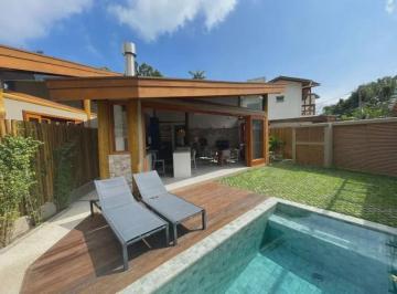 Casa de 4 quartos, Joinville · Casa de 210 m² com 4 quartos à venda em Floresta