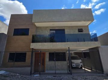 Casa de 3 quartos, Arniqueira · Excelente casa na Vereda Grande com 3 suítes e lazer