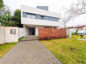 Casa · 225m² · 3 Quartos · Casa à venda - em Santa Felicidade