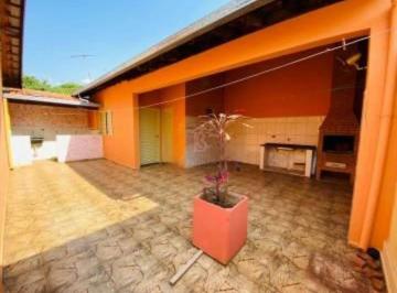 Casa · 3 Quartos · 2 Vagas · Casa 3 Quartos com Churrasqueira - Jardim Esplanada