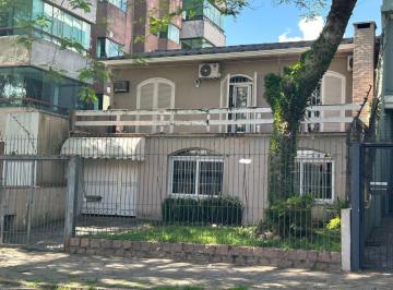 Casa · 175m² · 3 Quartos · 4 Vagas · Casa com 260m² – Excelente localização para moradia ou comércio!
