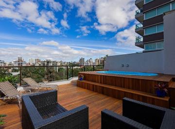 Apartamento · 295m² · 3 Quartos · 2 Vagas · Cobertura com piscina em frente a praça da Encol no bairro Bela vista.