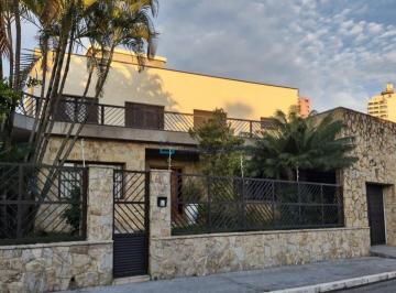 Casa · 390m² · 4 Quartos · 6 Vagas · Sobrado Jardim da Saúde com 18 mt de frente , 4 Dormitórios, 3 Suítes. Aceita Permuta
