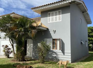 Casa · 216m² · 4 Quartos · 3 Vagas · Casa em Lami
