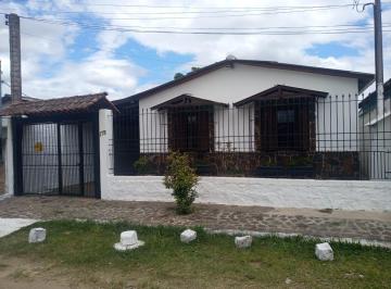 Casa · 300m² · 2 Quartos · 2 Vagas · Casa em Ponta Grossa