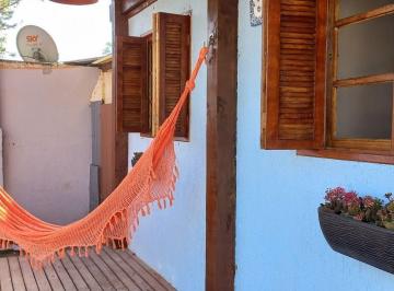 Casa · 167m² · 2 Quartos · 2 Vagas · Casa térrea de 2 dormitórios, living, cozinha, churrasqueira, área de serviço, b