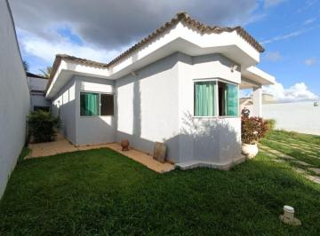 Casa de 4 quartos, Arniqueira · Linda Casa Arniqueiras - 4 Quartos - Laje - ESCRITURADA - Gourmet - ao Lado do Parkway - Linda.