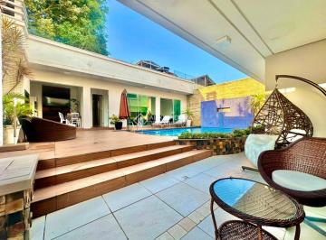 Casa · 360m² · 3 Quartos · Casa com 3 dormitórios, sendo 3 suítes, 5 banheiros, piscina, churrasqueira e amplo pátio