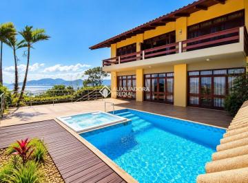 Casa · 410m² · 4 Quartos · 4 Vagas · Casa 4 dormitórios 410m2 privativos 4 vagas de garagem no bairro Centro
