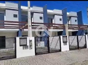 Casa · 77m² · 2 Quartos · 1 Vaga · Sobrado com 2 quartos à Venda, Ubatuba - São Francisco do Sul