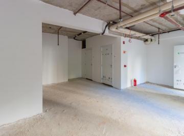 Comercial · 57m² · 4 Quartos · Loja na Avenida Armando Ferrentini, 658 - escadaria • 57 m²