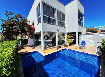 Casa · 234m² · 4 Quartos · 2 Vagas · Sobrado em condomínio fechado em Peruíbe