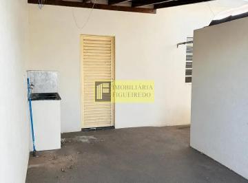 Casa · 70m² · 1 Quarto · 3 Vagas · Casa para alugar em Centro de 70.00m² com 1 Quarto e 3 Garagens