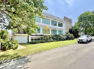 Casa · 1043m² · 6 Quartos · 10 Vagas · Casa de Alto Padrão com Vista para o Golf | 6 Suítes, 2 Piscinas e Lazer