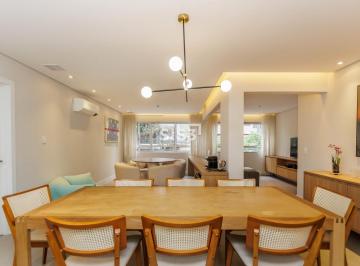 Apartamento · 119m² · 2 Quartos · 1 Vaga · Apartamento reformado à venda no Batel, próximo à
