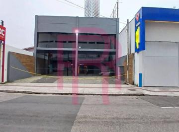 Comercial · 288m² · 5 Vagas · Prédio comercial com mezanino para locação em Balneário Camboriú.