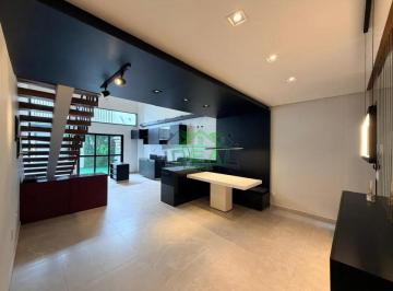 Sobrado Triplex com Pé-Direito Alto, Escritório e Terraço Gourmet no Alto da Lapa · Sobrado Triplex com Pé-Direito Alto, Escritório e Terraço Gourmet no Alto da Lapa