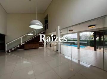 Casa · 250m² · 3 Quartos · 2 Vagas · Casa em condomínio fechado com 3 suítes e lazer completo