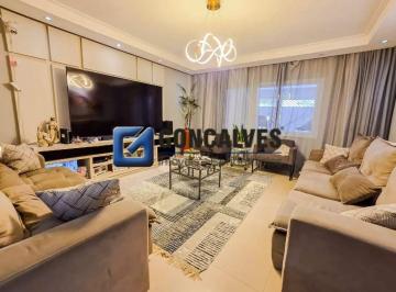 Casa · 356m² · 3 Quartos · 3 Vagas · Sobrado residencial mobiliado com 3 suítes e varanda gourmet em Santo André