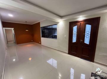 espacosa-casa-plana-totalmente-reformada-com-256-m2203470.jpeg · Espaçosa Casa Plana Totalmente Reformada com 256 m², 3 Quartos (1 Suíte c/ Hidro), Área Gourmet, Esp