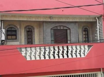 Casa · 249m² · 2 Quartos · 2 Vagas · Sobrado à venda em Vila Indiana, Taboão da Serra | 249m²