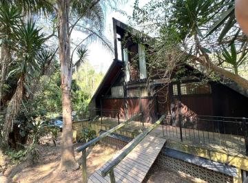 Casa · 224m² · 3 Quartos · 4 Vagas · Casa em Chácaras São Cristóvão, Embu das Artes/SP de 224m² 3 quartos à venda por R$ 850.000,00