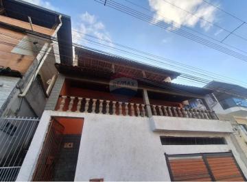 Casa · 140m² · 3 Quartos · 2 Vagas · Casa 3 quartos no Santa Luzia para locação, ampla, arejada, com terraço e ótima localização próxima 