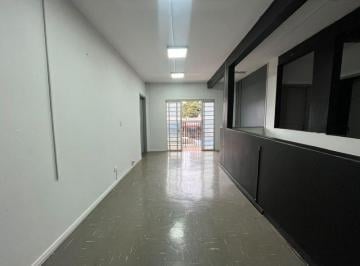 img0 · Apartamento com 3 Quarto(s) e 2 banheiro(s) para Alugar, 130 m² por R$ 2300 / Mês