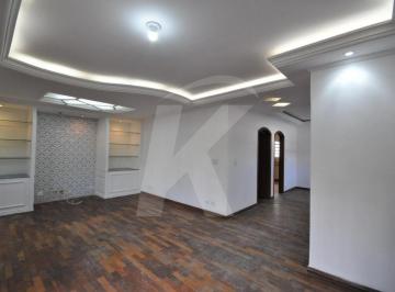 Casa · 237m² · 4 Quartos · 7 Vagas · Sobrado com 4 quartos, sala, cozinha, 5 banheiros, 5 vagas de garagem.