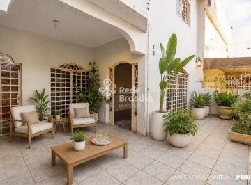 Casa · 203m² · 4 Quartos · 2 Vagas · QE 38 | Casa 4 Quartos - Suíte - Varanda - Escritório | Guará II