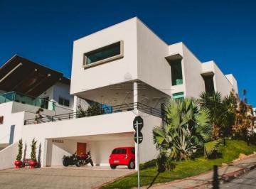 Casa · 550m² · 5 Quartos · 5 Vagas · Casa Condomínio - Condomínio Jaguary - Urbanova - 5 Suítes - 550m².