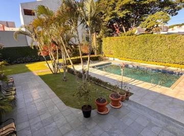 Casa · 1200m² · 4 Quartos · 16 Vagas · Casa/Sobrado Sobrado em Maringá