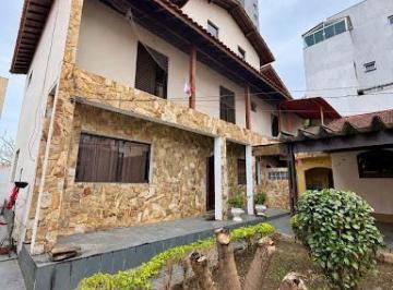 b62c36cefb39ac3b3e15e479555c20241ab72e21 · Casa com 3 dormitórios para alugar, 323 m² por R$ 7.120,00/mês - Vila Nossa Senhora das Vitórias - M