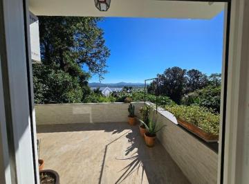 Casa · 211m² · 3 Quartos · 4 Vagas · O Seu Refúgio Particular em Belém Novo: Espaço, Natureza e Conforto em 210m²
