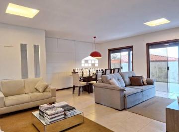 Sala · VILLE DE MONTAGNE - EXCELENTE CASA TÉRREA COM 4 QUARTOS, 4 SUÍTES E ARMÁRIOS PLANEJADOS!