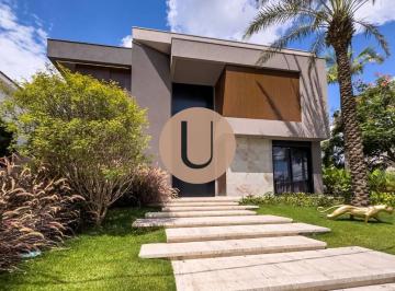 bf00d93772f66744524f0596800c9082de31396a · Casa Única no Tamboré 3 em Alphaville - Arquitetura Assinada, Elegância e Exclusividade em 952 m²