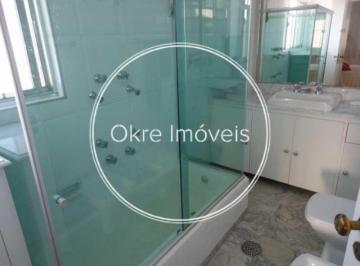 Apartamento · 237m² · 3 Quartos · 2 Vagas · Cobertura em Região Nobre de SP