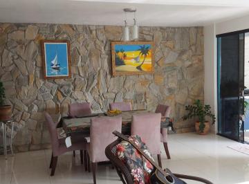 Comercial · 219m² · 1 Quarto · 4 Vagas · Casa e Pousada
