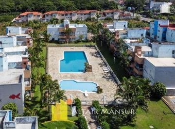 Apartamento de 2 quartos, Itapoá · Apartamento em condominio Beira mar com piscina