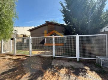 Comercial · 100m² · 3 Quartos · 1 Vaga · Prédio Comercial para alugar em São Manoel de 100.00m² com 3 Quartos e 1 Garagem