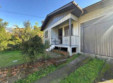 Casa · 120m² · 2 Quartos · 2 Vagas · Casa de dois dormitórios no loteamento Razzera em Farroupilha