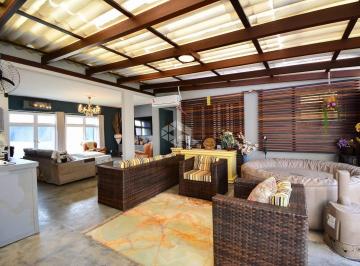Casa · 225m² · 4 Quartos · 4 Vagas · CASA À VENDA COM 4 QUARTOS 2 SUÍTES E 4 VAGAS NO CENTRO DE FLORIANÓPOLIS