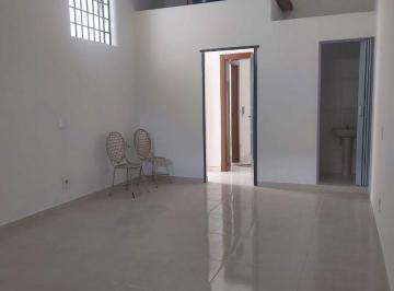 Comercial , São Paulo · Salão Comercial com Subsolo para Depósito e 2 Banheiros no Cambuci – 50 m²