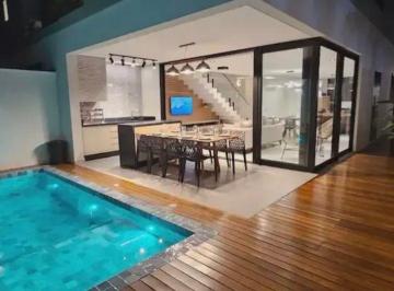 Casa de 4 quartos, Guarujá · Casa em Jardim Acapulco - Guarujá - SP em condomínio fechado de alto padrão com 4 quartos 2 suítes