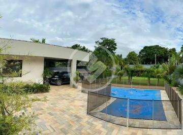 Casa · 430m² · 4 Quartos · 7 Vagas · Chácara de 1.000 m² de área total e 430 m² de área construída, com 4 dormitórios sendo 1 suíte