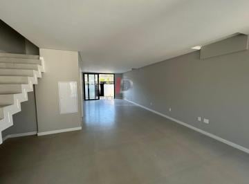 Casa · 3 Quartos · 2 Vagas · Casa à venda em Camboriú: 3 suítes por R$ 1,33 mi