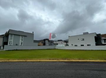 Terreno · Terreno à Venda no Condomínio Caledônia em Camboriú