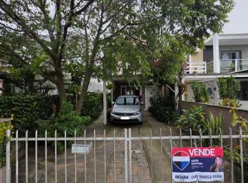 5b513634-a8d1-42e5-88c1-998bf1e32f59 · Casa para venda em Ingleses do Rio Vermelho com 2 quartos, sendo 2 suítes, 97m²